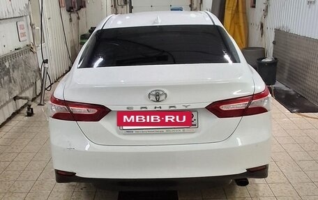 Toyota Camry, 2019 год, 2 340 000 рублей, 10 фотография