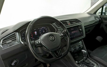 Volkswagen Tiguan II, 2017 год, 2 750 000 рублей, 13 фотография