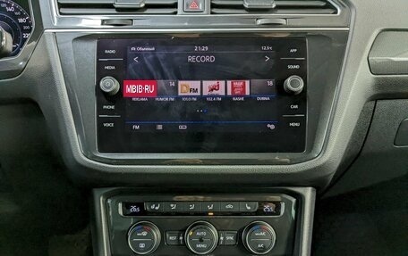 Volkswagen Tiguan II, 2017 год, 2 750 000 рублей, 24 фотография