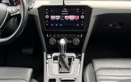 Volkswagen Passat B8 рестайлинг, 2018 год, 2 520 000 рублей, 25 фотография