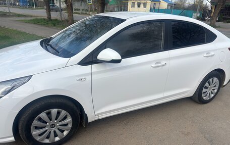 Hyundai Solaris II рестайлинг, 2021 год, 1 620 000 рублей, 1 фотография