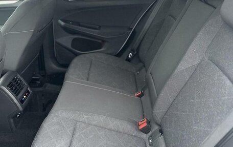 Volkswagen Golf VIII, 2022 год, 2 000 000 рублей, 15 фотография