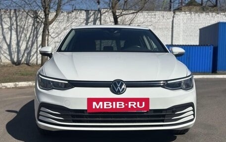 Volkswagen Golf VIII, 2022 год, 2 000 000 рублей, 4 фотография