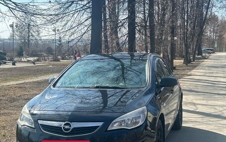 Opel Astra J, 2012 год, 615 000 рублей, 2 фотография