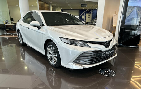 Toyota Camry, 2019 год, 3 300 000 рублей, 7 фотография