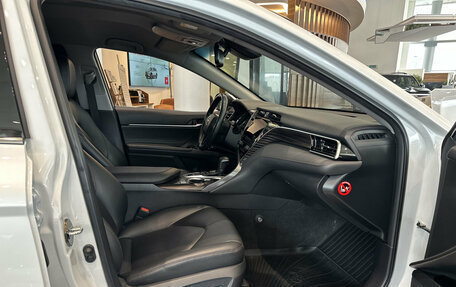 Toyota Camry, 2019 год, 3 300 000 рублей, 15 фотография