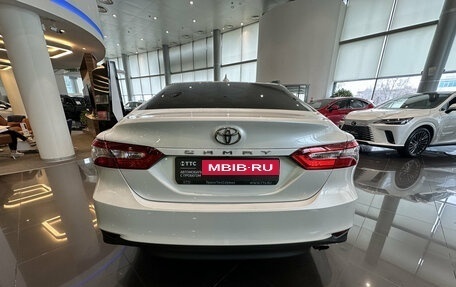 Toyota Camry, 2019 год, 3 300 000 рублей, 10 фотография
