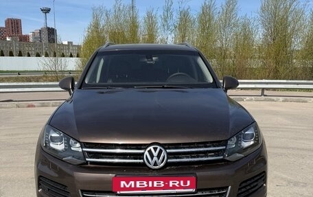 Volkswagen Touareg III, 2012 год, 1 950 000 рублей, 2 фотография