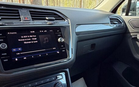 Volkswagen Tiguan II, 2017 год, 2 990 000 рублей, 14 фотография