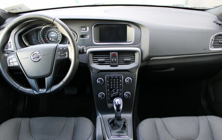 Volvo V40 II рестайлинг, 2017 год, 1 296 000 рублей, 9 фотография