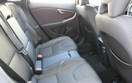 Volvo V40 II рестайлинг, 2017 год, 1 296 000 рублей, 12 фотография