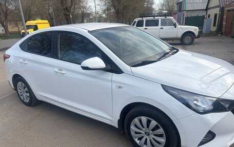 Hyundai Solaris II рестайлинг, 2021 год, 1 620 000 рублей, 2 фотография