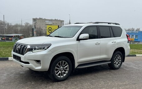 Toyota Land Cruiser Prado 150 рестайлинг 2, 2019 год, 6 250 000 рублей, 7 фотография