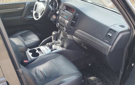 Mitsubishi Pajero IV, 2013 год, 2 500 000 рублей, 3 фотография
