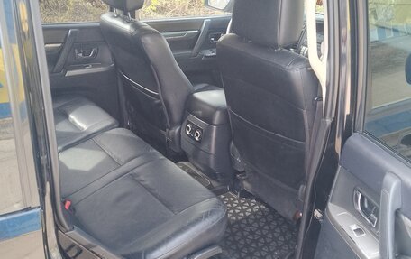 Mitsubishi Pajero IV, 2013 год, 2 500 000 рублей, 4 фотография