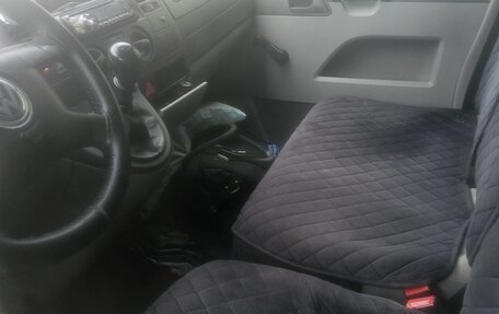 Volkswagen Transporter T5 рестайлинг, 2006 год, 850 000 рублей, 3 фотография