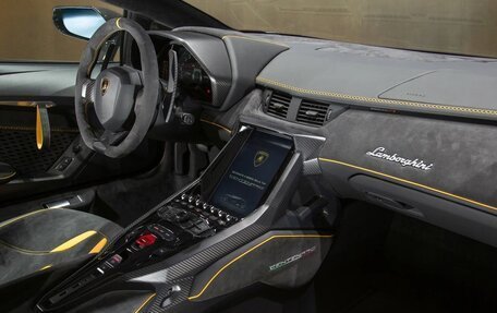 Lamborghini Centenario I, 2016 год, 657 000 000 рублей, 12 фотография