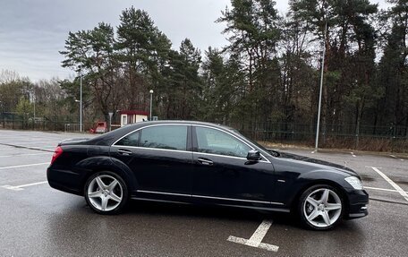 Mercedes-Benz S-Класс, 2011 год, 2 000 000 рублей, 1 фотография