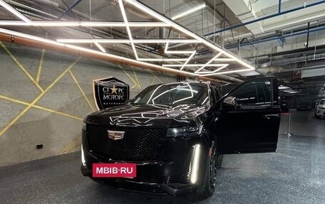 Cadillac Escalade V, 2023 год, 13 000 000 рублей, 9 фотография