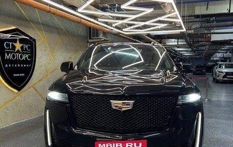 Cadillac Escalade V, 2023 год, 13 000 000 рублей, 18 фотография