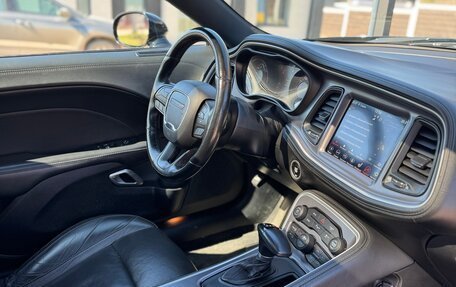 Dodge Challenger III рестайлинг 2, 2020 год, 4 000 000 рублей, 5 фотография