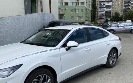 Hyundai Sonata VIII, 2021 год, 2 800 000 рублей, 4 фотография