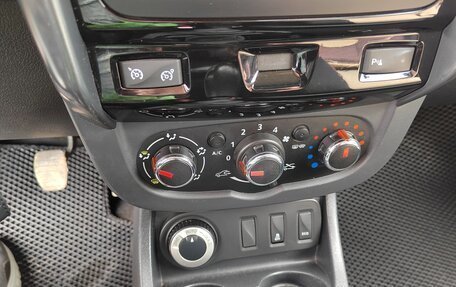 Renault Duster I рестайлинг, 2017 год, 1 450 000 рублей, 8 фотография