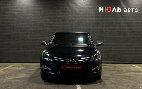 Hyundai Solaris II рестайлинг, 2015 год, 1 000 000 рублей, 2 фотография