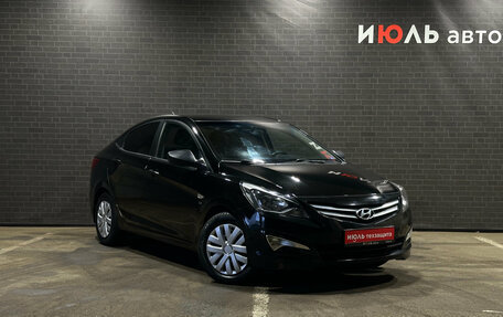 Hyundai Solaris II рестайлинг, 2015 год, 1 000 000 рублей, 3 фотография