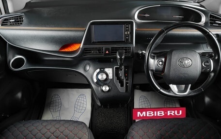 Toyota Sienta II, 2016 год, 1 469 000 рублей, 13 фотография