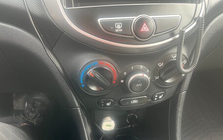 Hyundai Solaris II рестайлинг, 2014 год, 850 000 рублей, 11 фотография