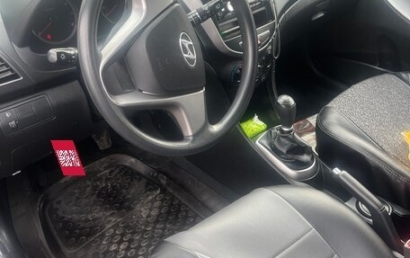 Hyundai Solaris II рестайлинг, 2014 год, 850 000 рублей, 12 фотография