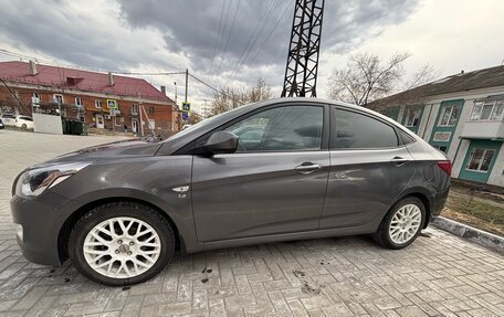 Hyundai Solaris II рестайлинг, 2016 год, 1 000 000 рублей, 8 фотография