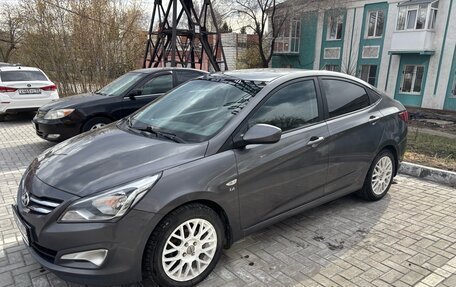 Hyundai Solaris II рестайлинг, 2016 год, 1 000 000 рублей, 7 фотография
