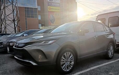 Toyota Harrier, 2021 год, 4 500 000 рублей, 2 фотография