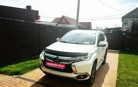 Mitsubishi Pajero Sport III рестайлинг, 2017 год, 2 850 000 рублей, 2 фотография