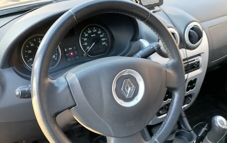 Renault Sandero I, 2013 год, 550 000 рублей, 2 фотография