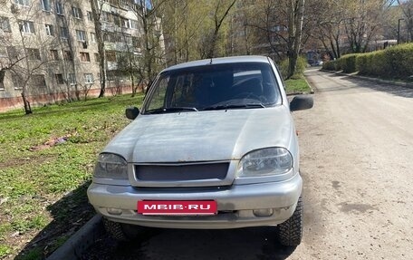 Chevrolet Niva I рестайлинг, 2003 год, 240 000 рублей, 5 фотография
