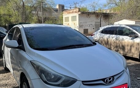 Hyundai Elantra V, 2015 год, 850 000 рублей, 2 фотография