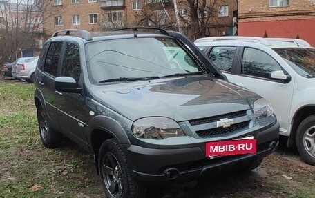 Chevrolet Niva I рестайлинг, 2017 год, 845 000 рублей, 11 фотография