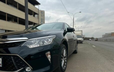 Toyota Camry, 2017 год, 2 450 000 рублей, 4 фотография
