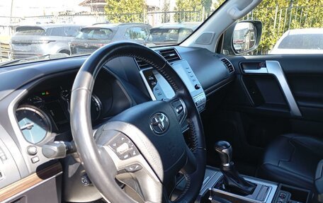 Toyota Land Cruiser Prado 150 рестайлинг 2, 2021 год, 5 600 000 рублей, 8 фотография