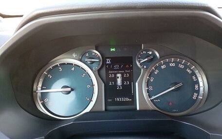 Toyota Land Cruiser Prado 150 рестайлинг 2, 2021 год, 5 600 000 рублей, 9 фотография