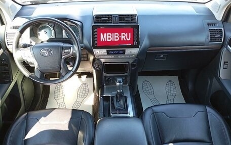 Toyota Land Cruiser Prado 150 рестайлинг 2, 2021 год, 5 600 000 рублей, 10 фотография