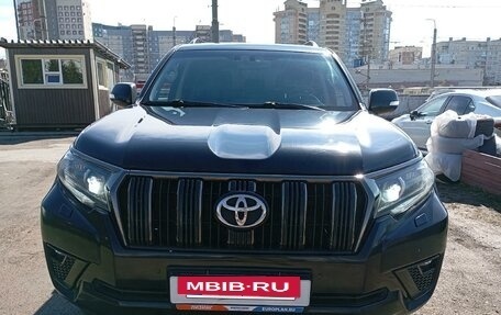 Toyota Land Cruiser Prado 150 рестайлинг 2, 2021 год, 5 600 000 рублей, 6 фотография