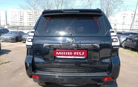 Toyota Land Cruiser Prado 150 рестайлинг 2, 2021 год, 5 600 000 рублей, 5 фотография