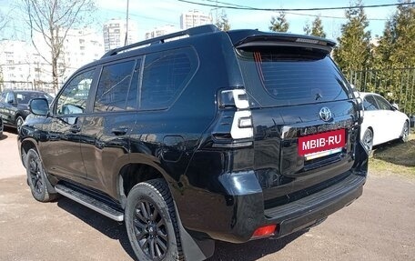 Toyota Land Cruiser Prado 150 рестайлинг 2, 2021 год, 5 600 000 рублей, 4 фотография