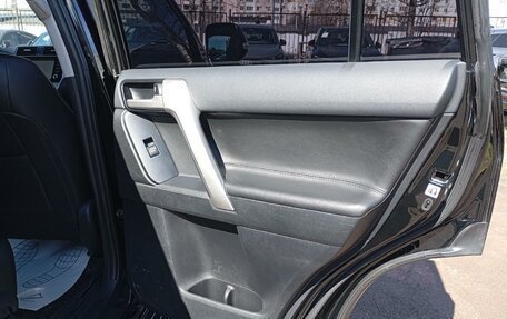 Toyota Land Cruiser Prado 150 рестайлинг 2, 2021 год, 5 600 000 рублей, 19 фотография