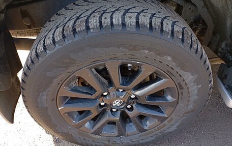 Toyota Land Cruiser Prado 150 рестайлинг 2, 2021 год, 5 600 000 рублей, 21 фотография