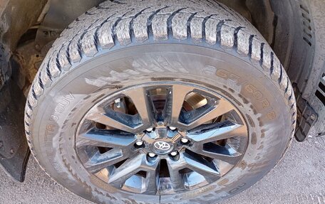 Toyota Land Cruiser Prado 150 рестайлинг 2, 2021 год, 5 600 000 рублей, 22 фотография